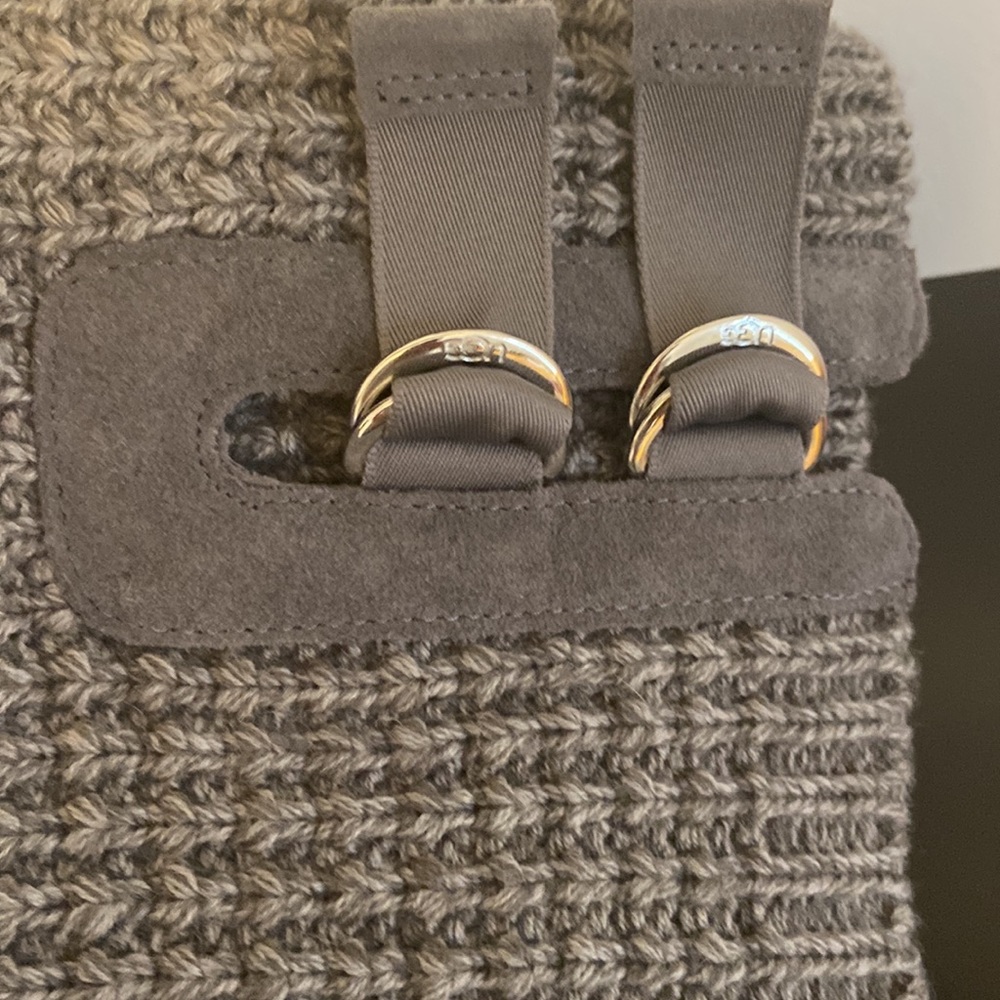 UGGS size 8 - Picture 3 of 5